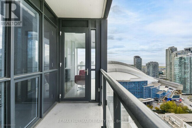 Building Photo - 300 Front St W