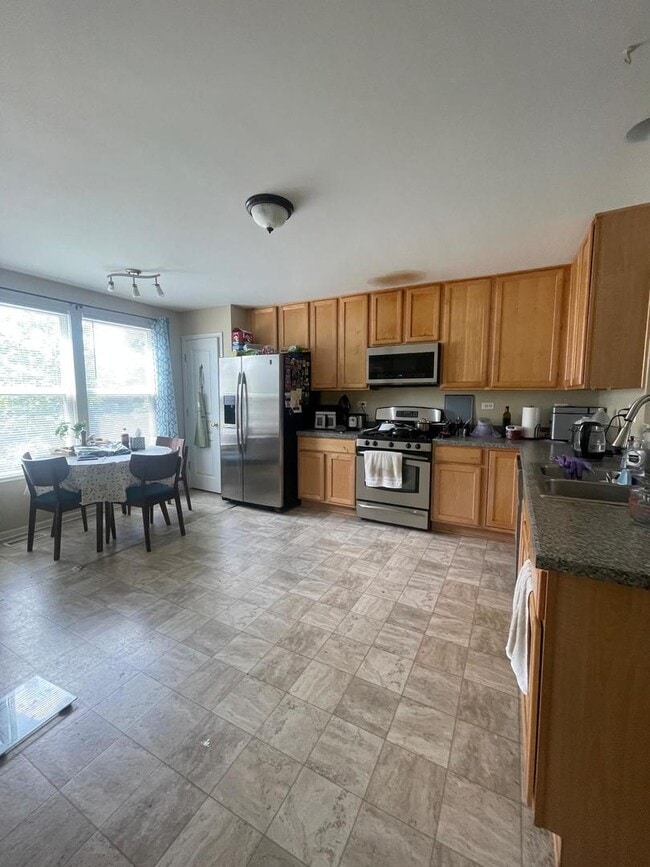 Building Photo - 408 Belvedere Ln