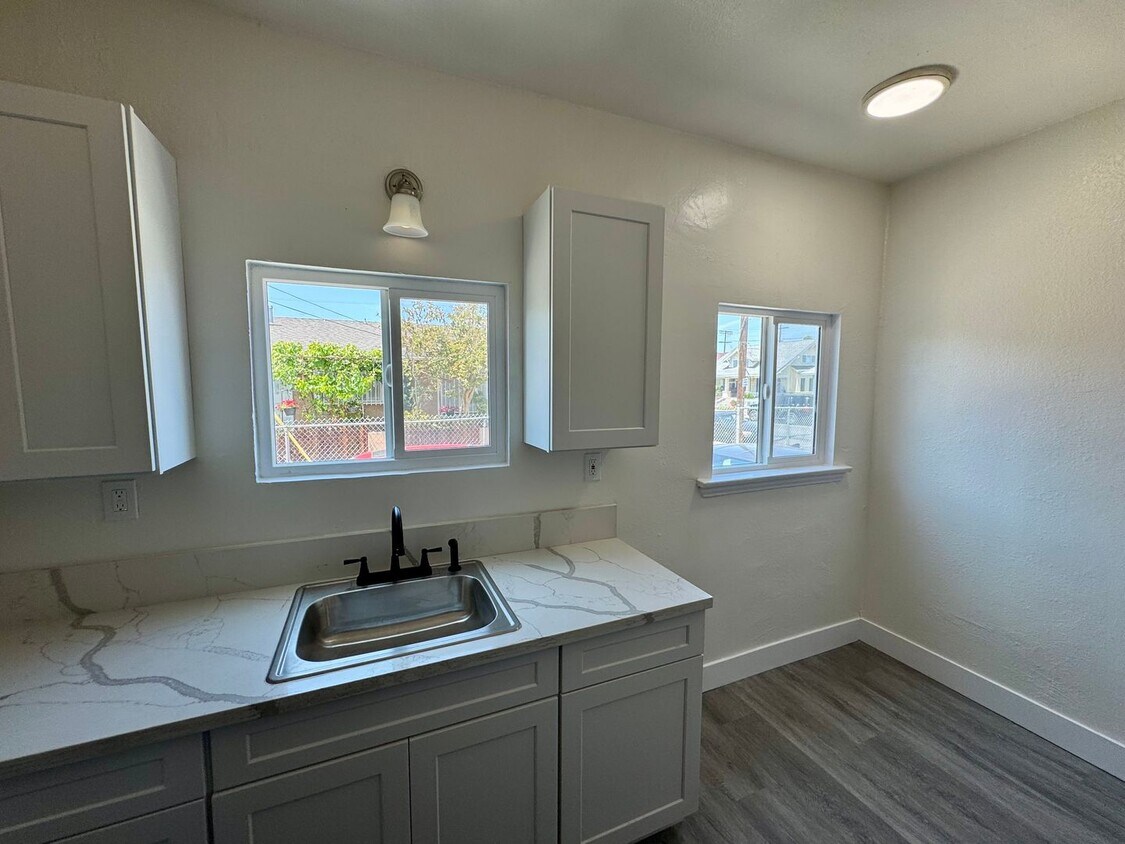 Foto principal - 1416 E 41st Pl