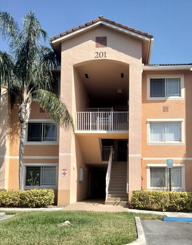 Primary Photo - 201 SW Palm Dr