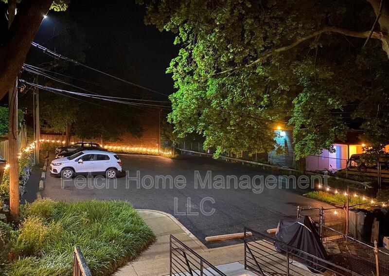 Primary Photo - 28 E Vine St