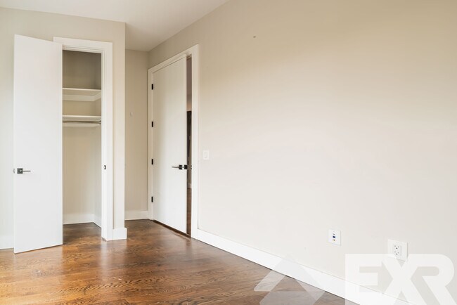 Building Photo - 540 E 142nd St