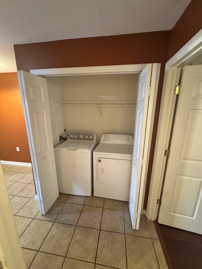 Building Photo - 2738 W Tharpe St