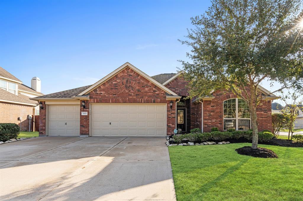 Foto principal - 3611 Benbrook Springs Ln