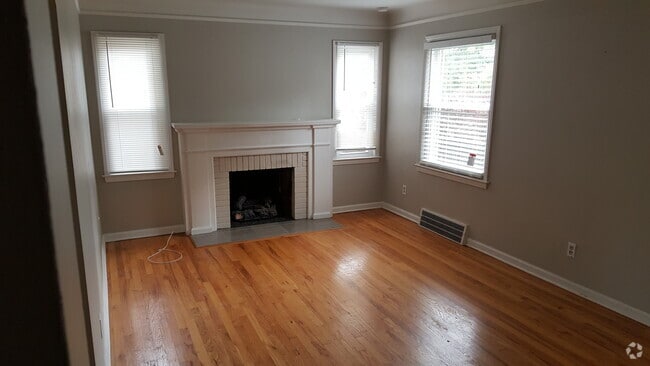 Building Photo - 13660 Manhattan St