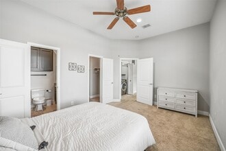 Building Photo - 904 Roy St