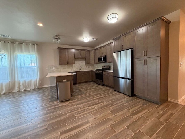 Building Photo - 3 Bed 2 Bath in NW OKC