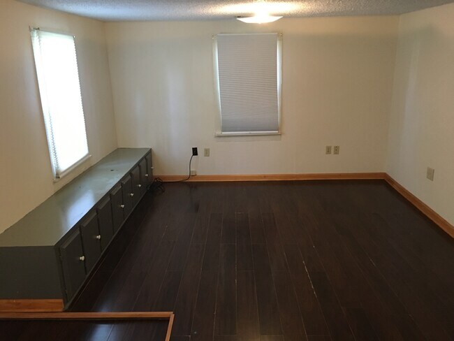 Building Photo - 3511 Gum St
