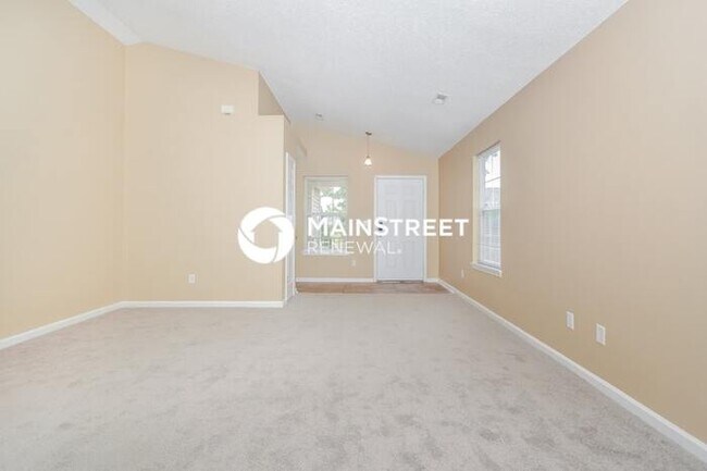 Foto del edificio - 3 Bedroom Pet-Friendly Home in Indianapolis, IN with Main Street Renewal