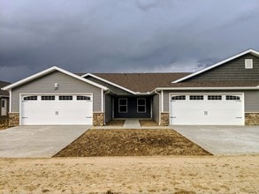 Building Photo - Villas at Charleston