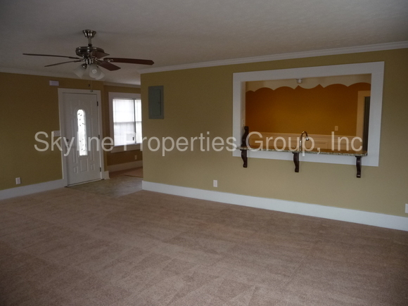 Building Photo - 125 Huff Dr
