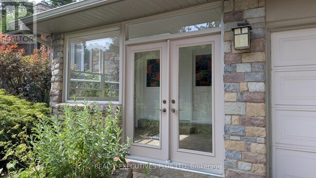Building Photo - 1443 Birchwood Dr