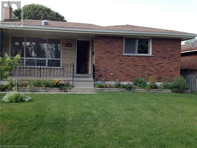 Building Photo - 26 Wiltshire Dr