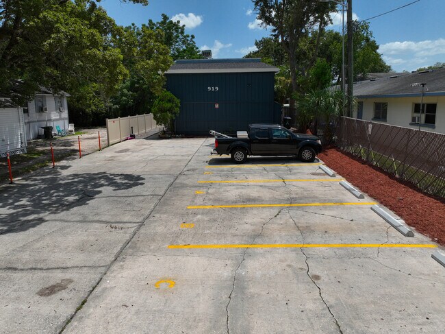 Foto del edificio - 919 E Orange St