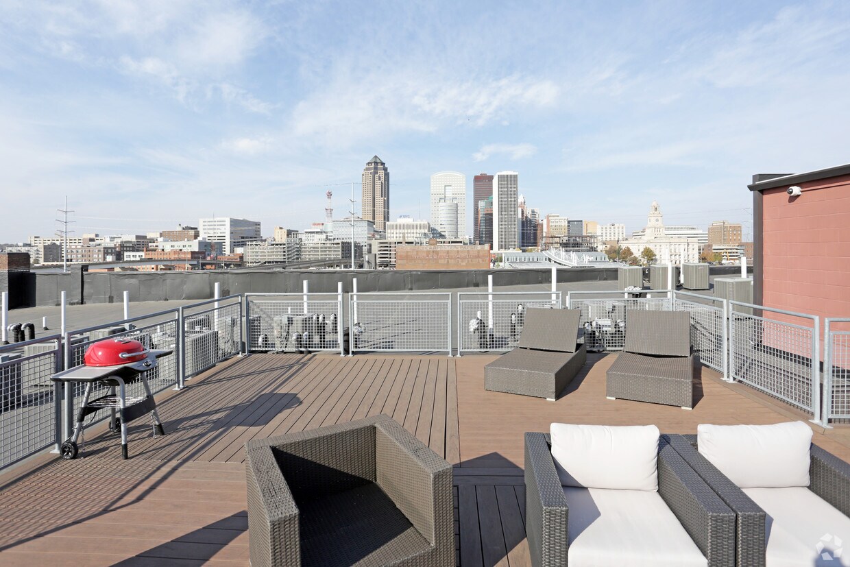 Rocket Transfer Lofts Apartments Des Moines, IA