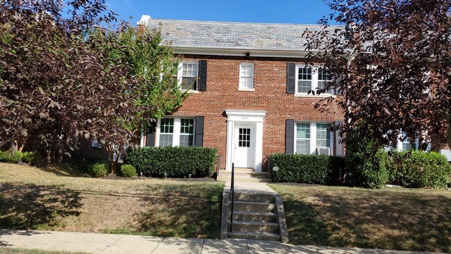 Fachada del edificio - 2221 40th Pl NW