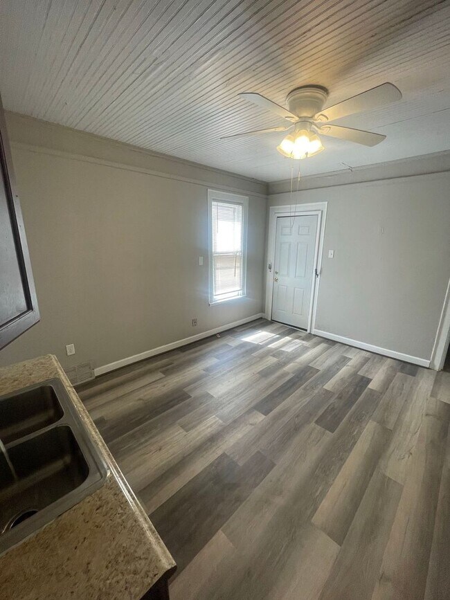 Foto del edificio - 4661 N 38th St