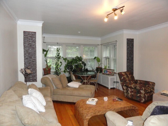 Foto del edificio - 5134 W Cullom Ave