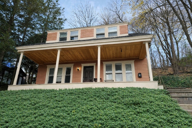 Building Photo - 831 Lancaster Ave