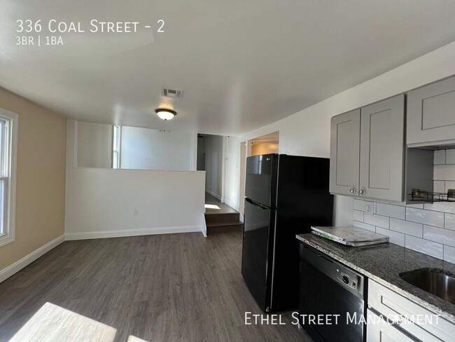 Building Photo - 336 Coal St