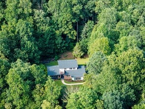 Building Photo - 26 Indian Knob Rd