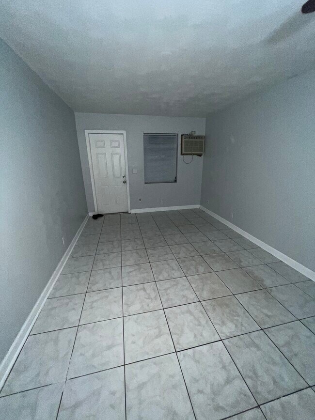 Building Photo - 624 Bayberry Dr