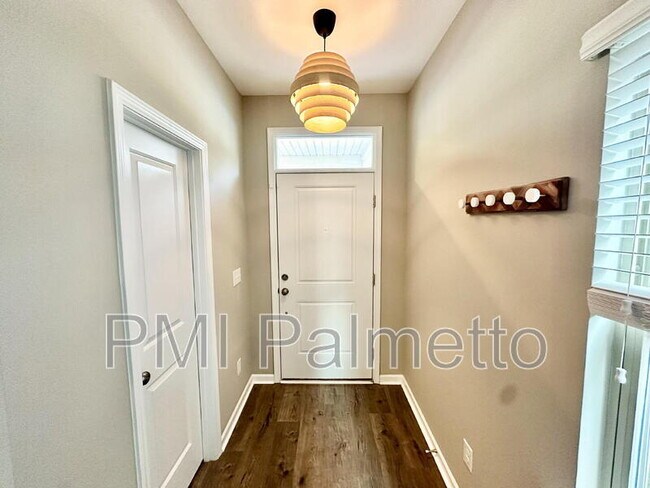 Building Photo - 117 Weeping Oak Ln