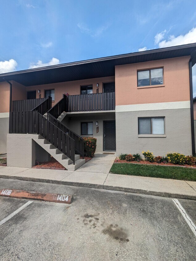 Primary Photo - 1606 University Ln