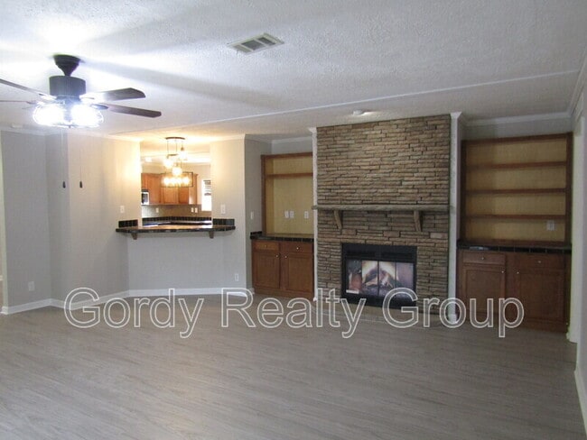 Foto del edificio - 5493 Willis Rd