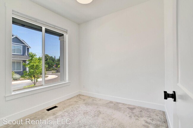 Foto del edificio - 4 br, 3 bath House - 4139 SW Amelia Ter