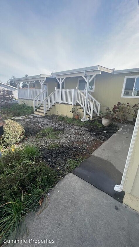 Primary Photo - 2 br, 2 bath House - 273 Rock River Dr.