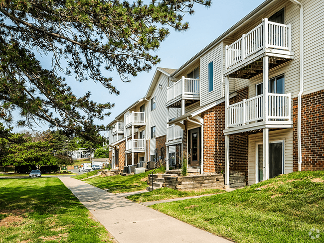 Apartments in Omaha - Pacific Winds