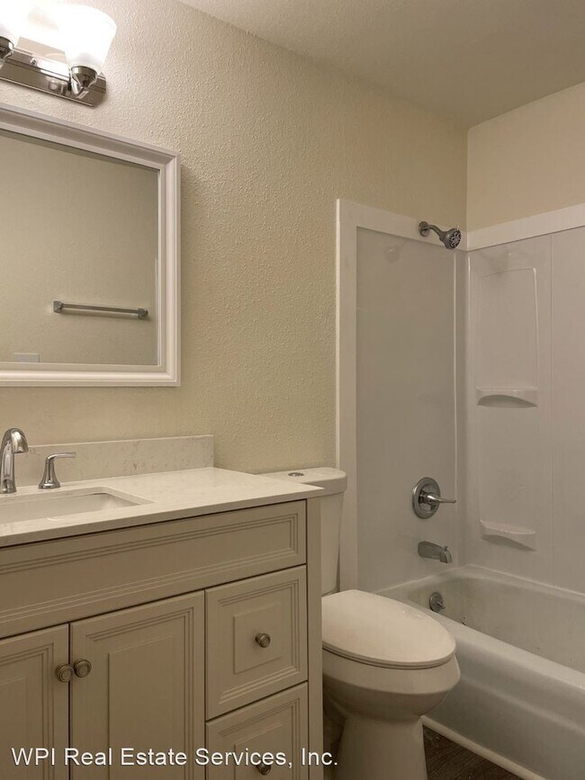 Building Photo - 1 br, 1 bath House - 911 N 73rd St  Unit 301