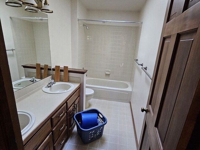 Foto del edificio - 1219 Twinberry Ct