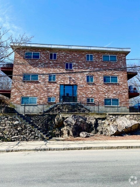 Building Photo - 185 Grove St