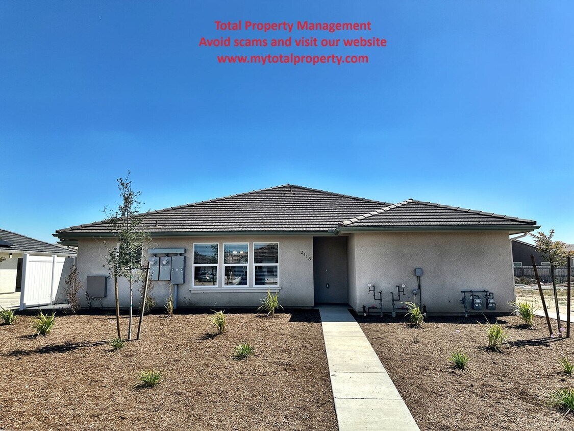2413 Oakmont Cir, Tulare, CA 93274 Condo for Rent in Tulare, CA