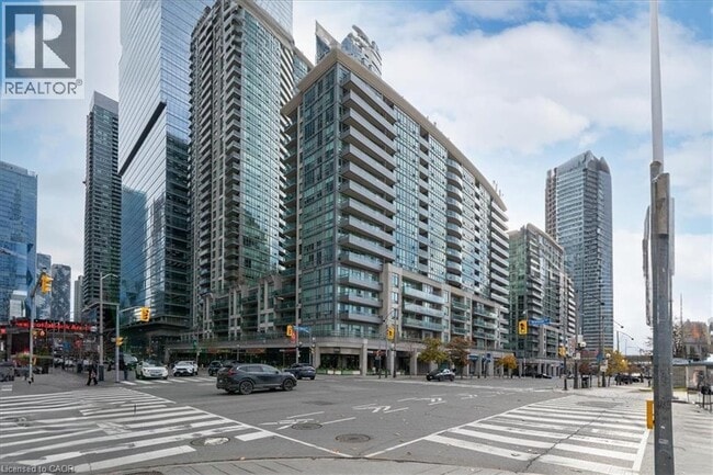 Building Photo - 51 Lower Simcoe St