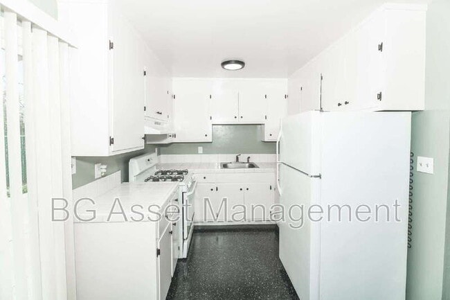 Building Photo - 1610 Sanford Ave