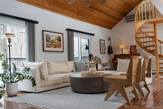 Foto del edificio - 224 Last Rd