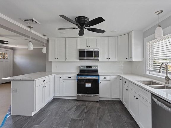 Building Photo - 71 Roland Rd