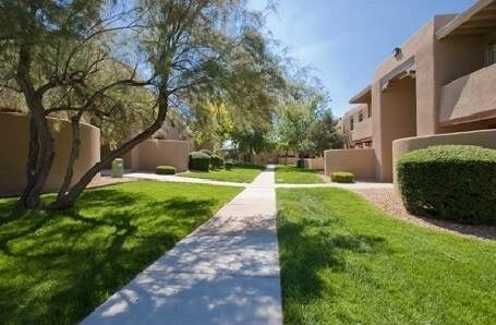 Foto del edificio - Gorgeous Ground Level Condo in desirable c...