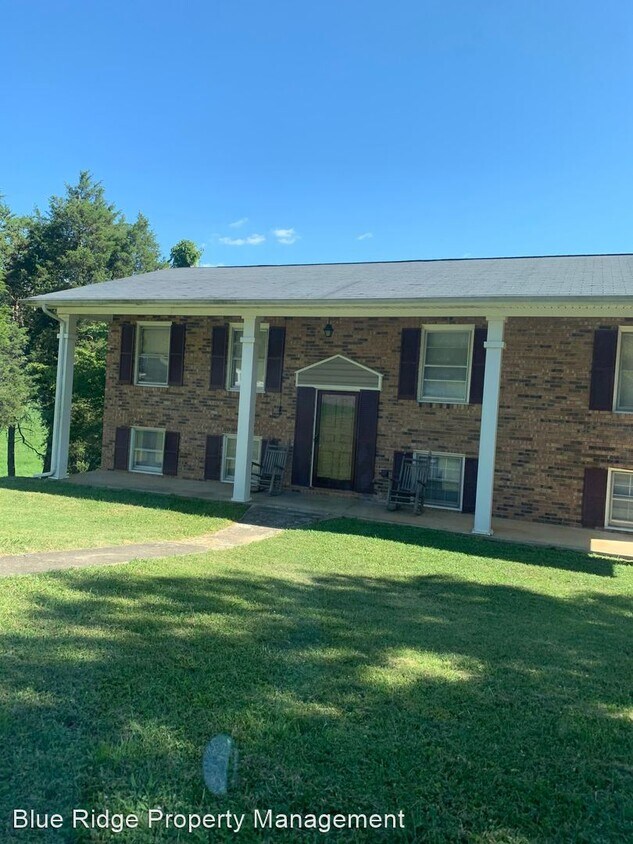 Primary Photo - 3 br, 2 bath House - 145 PineCrest Road