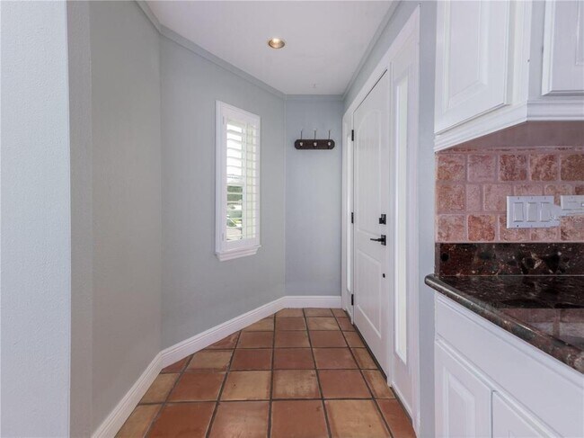 Foto del edificio - 1153 Tookes Rd