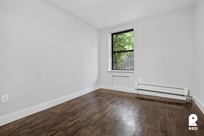 Building Photo - 416 W 23rd St