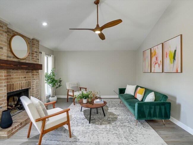 Foto del edificio - 1725 Canterbury Ln