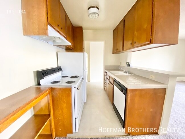 Building Photo - 1711 Corinth Ave