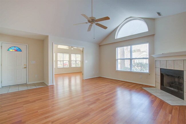 Foto del edificio - 116 Ashley Villa Circle Apt #B, Charleston...