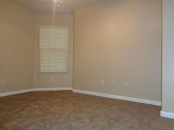 Building Photo - 1838 W Berkshire Ln