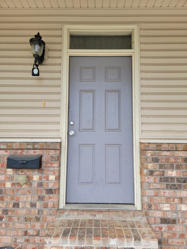 Building Photo - Fair St Apartments - Premier Data Works LLC