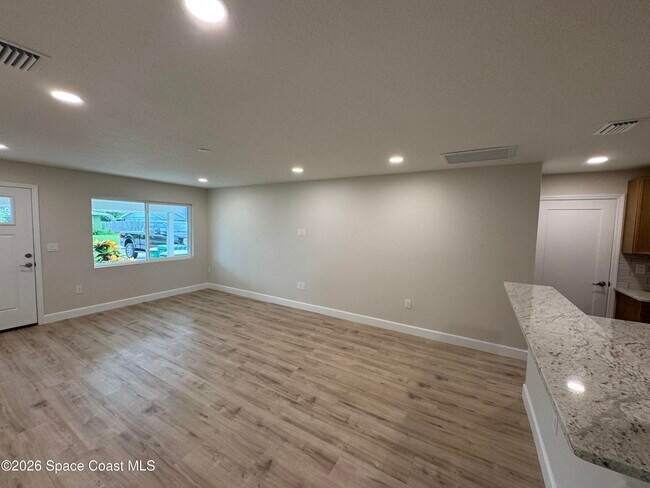 Foto del edificio - 530 Sheridan Ave